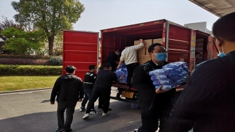 人大代表齊助力，抗“疫”一線勇?lián)?dāng)